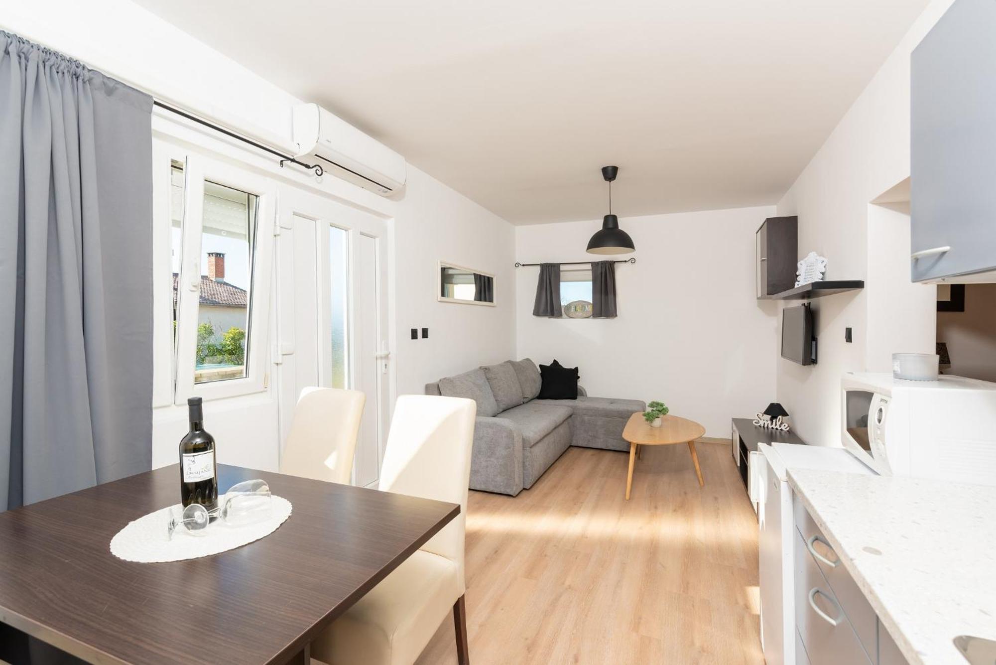Apartments Dobrec Fuškulin エクステリア 写真